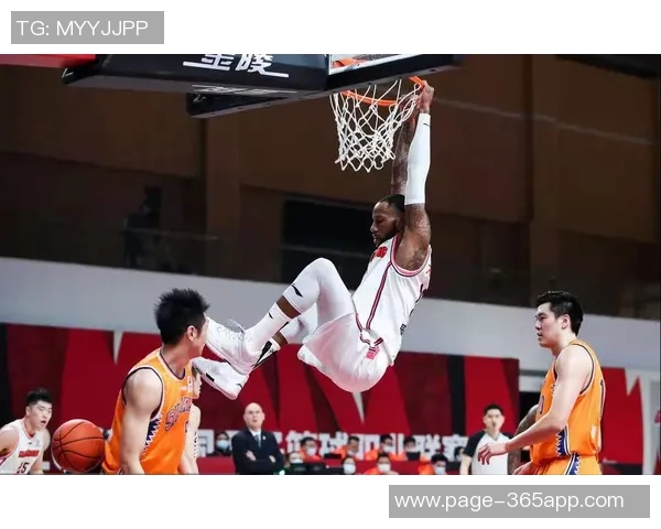 迪文分析球队进攻瓶颈强调快速决策与调动对方防守的重要性